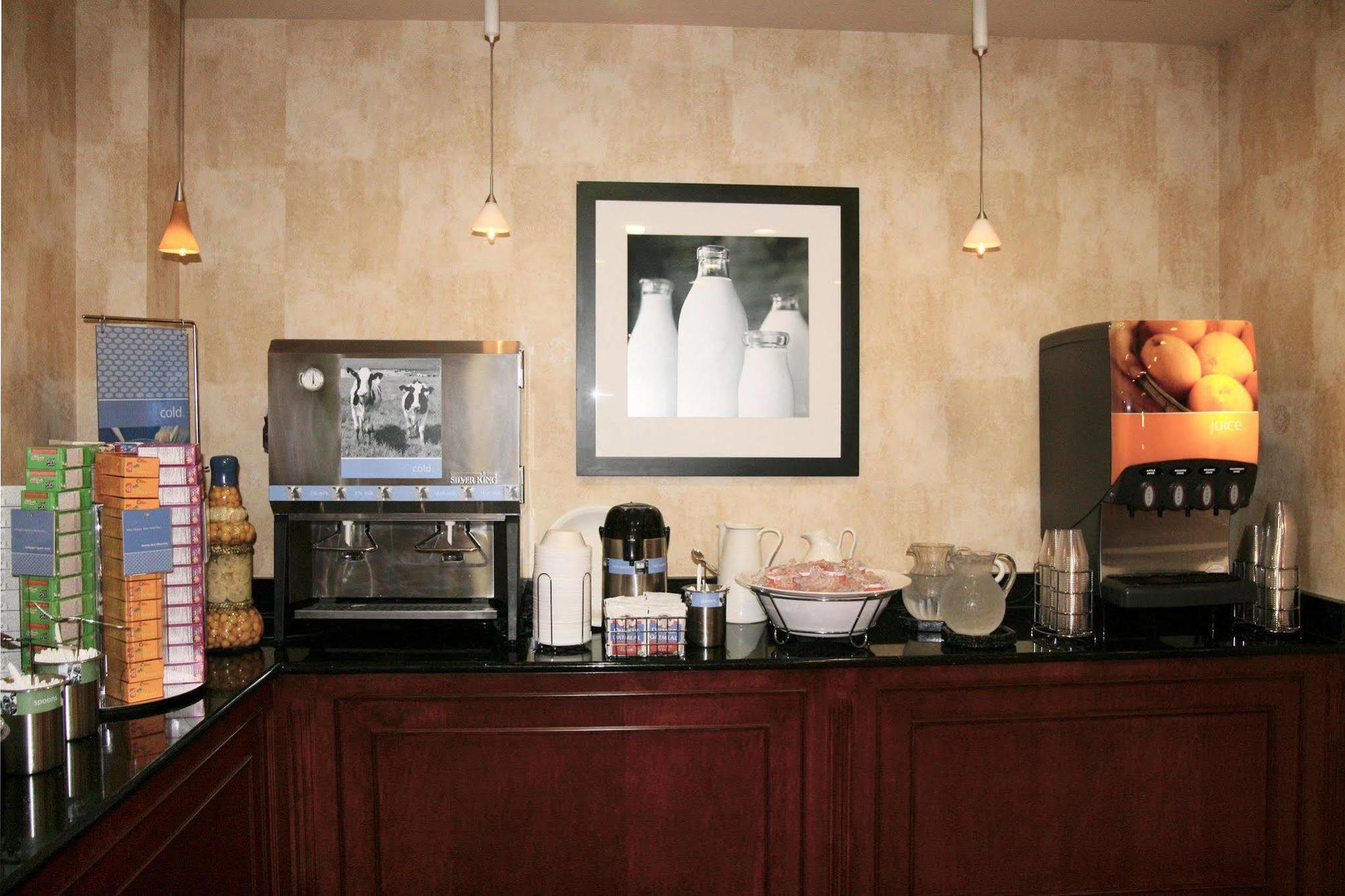 Hampton Inn & Suites Bolingbrook Restoran fotoğraf